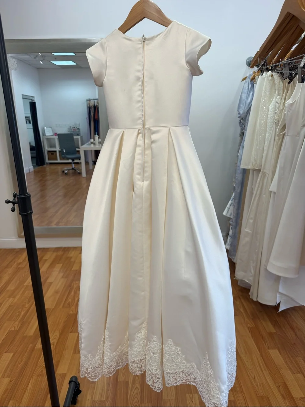 Amalee elegant ivory
